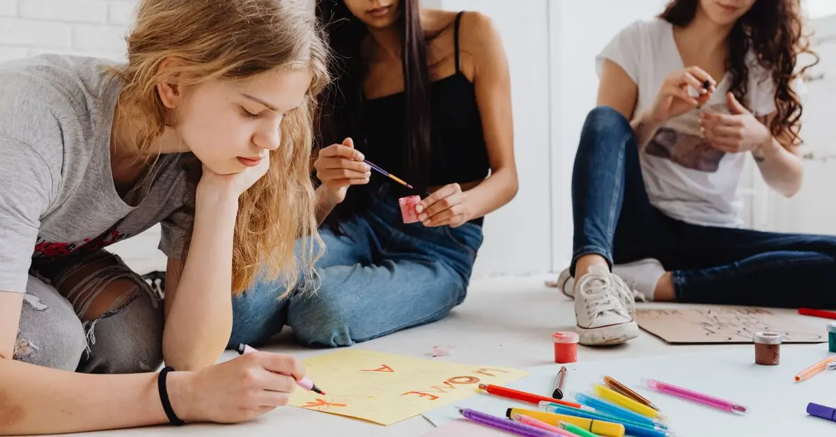 Guía de Compra de Manualidades Creativas para Adolescentes