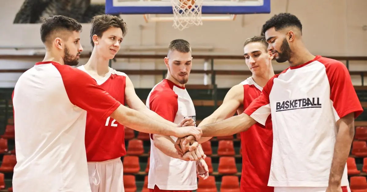 Guide d'Achat : Tenues Basketball selon Position